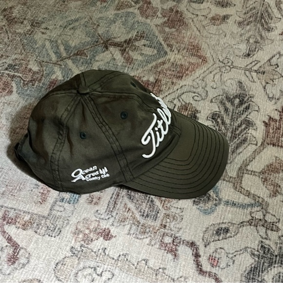 Titleist Golf Hat Cap Green White Embroidered Strap BacK Ocean Acres CC - Picture 2 of 6